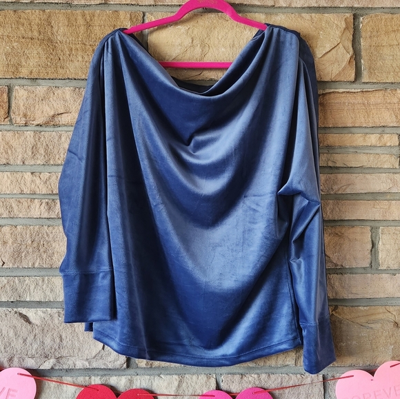 NWT Lilly Pulitzer Sheera Velour Top - Picture 4 of 5